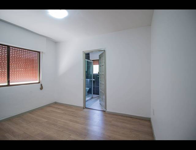 6 BEDROOM FREESTANDING FOR SALE IN SONNEVELD